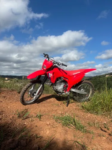 Vende-se Crf 300f 2026