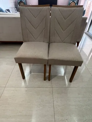 Mesa e 4 cadeiras