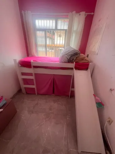 Vende-se cama infantil elevada com escorregador! ?
