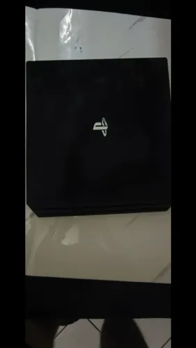 PS4 Pro + Controle + 4 Jogos - Completo e Conservado