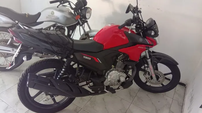 Yamaha factor 150 muito nova com 8000km