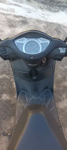 Honda Lead 110 2011 Preta - Econômica, Confortável e Pronta para Rodar!
