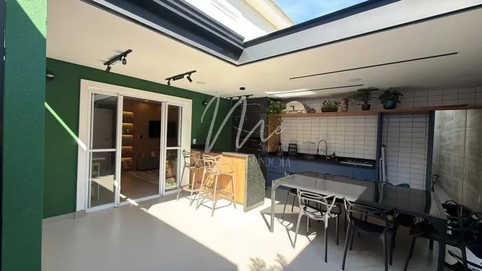 Casa Porteira Fechada à Venda em Condomínio Jundiaí | 3 Quartos/ suíte