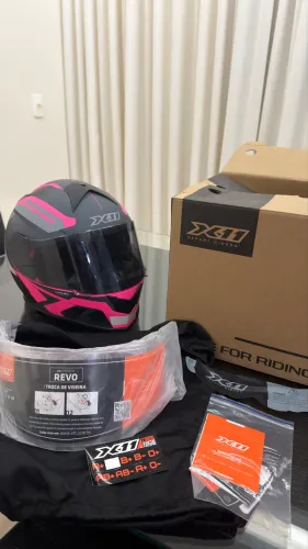 Capacete X11 Surround Feminino 58 Preto/Rosa - Estado de Novo