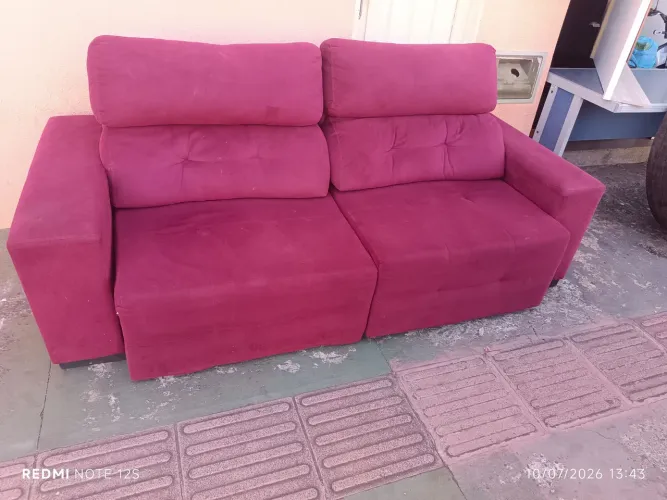 Sofá de 2 lugares retrátil e reclinável 