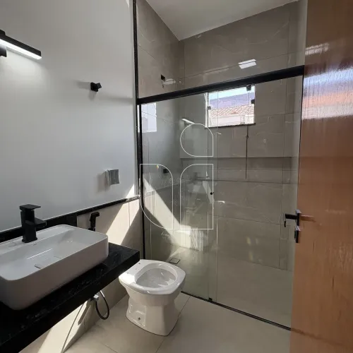 Casa com Piscina no Parque Residencial Santa Gertrudes · 3 Quartos · Marília