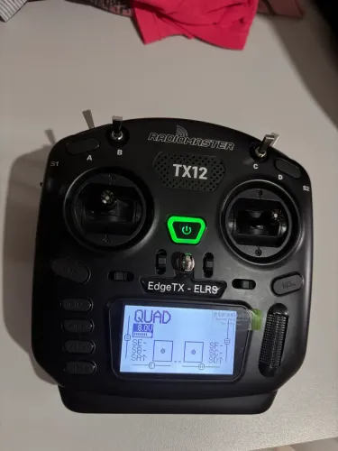 RadioMaster TX12 MKII ELRS 2.4GHz Excelente Estado