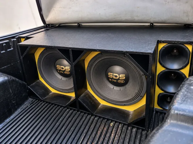 Som Automotivo Completo 2 Eros SDS 2.7K + Taramps + Caixa Saveiro G4