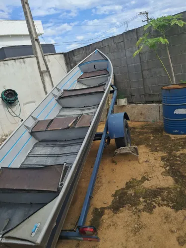 Vendo barco de aluminio 5 metros