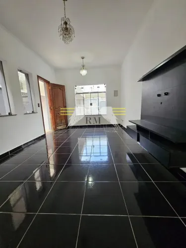 * SOBRADO À VENDA 100m² - 2 DORM - EDÍCULA e BANHEIRO - VAGA - QUINTAL - ÓTIMA LOCALIZAÇÃO