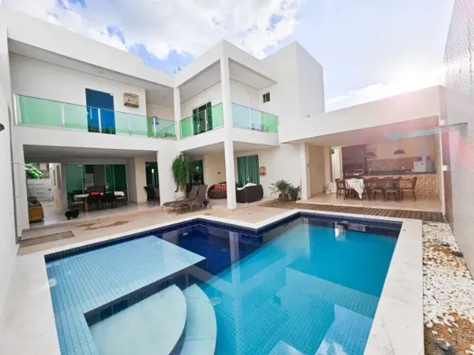 Casa com 4 suítes a venda no Condomínio Country Club