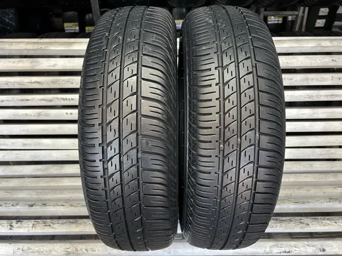 Par de Pneus 175/65/15 Pirelli Cinturato P4 R$549,00 / Pneu 175/65R15