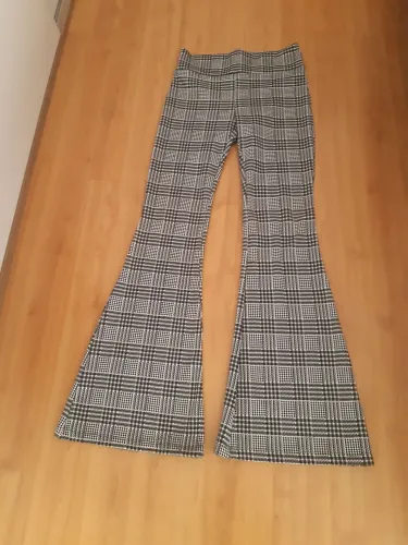 Calça Flare xadrez,tamanho G,elástico na cintura