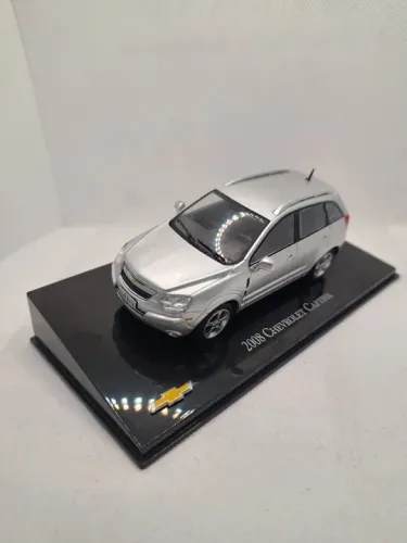 Miniatura Chevrolet Captiva 2008 - Escala 1:43 - Chevrolet Collection
