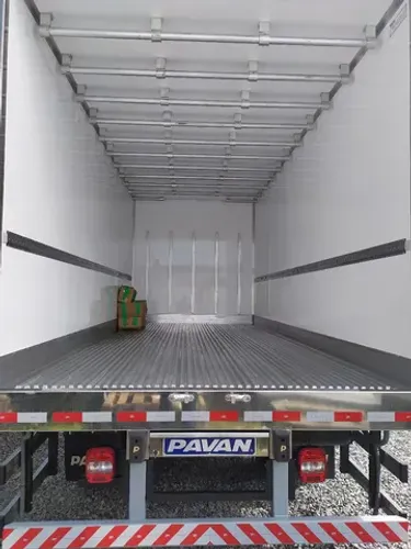 Baú frigorífico Gancheira.