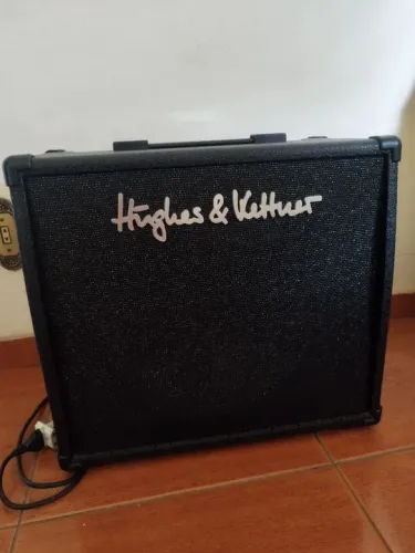 Amplificador Hughes & Kettner