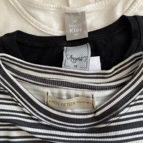 2 blusinhas (camiseta preta Angerô + cropped listrado) + grátis pijama Hering Kids, tam 14