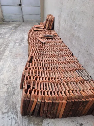 Telhas de Cerâmica Usadas