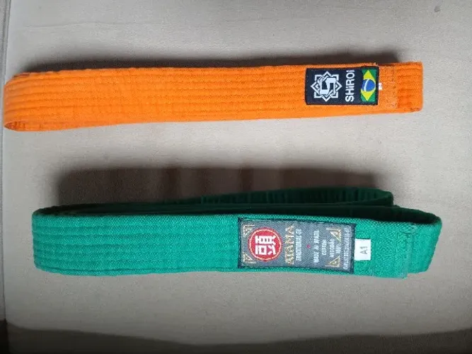 Faixa de kimono Shiroi e AtamaTamanhos A1 e A4 Seminova para Karatê Taekwondo Jiu-jitsu 