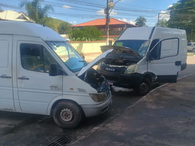 Contrato motorista categoria D e ajudante  