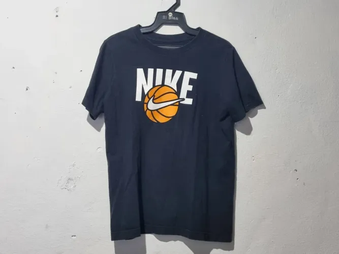 Camiseta the nike tee