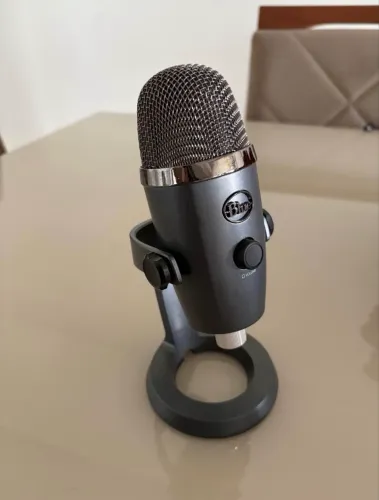 Microfone Logitech Blue Yeti Nano 