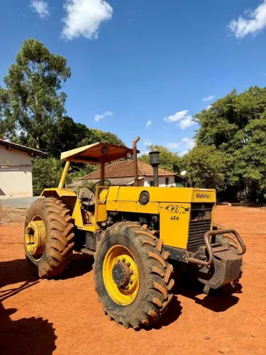 Trator agrícola 