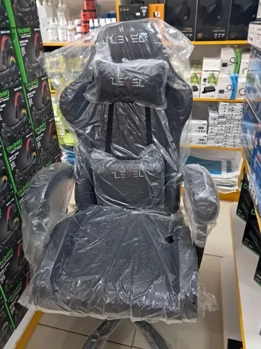 Cadeira gamer com almofadas 
