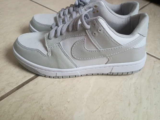 Vendo Tênis Nike Dunk Low cinza e branco