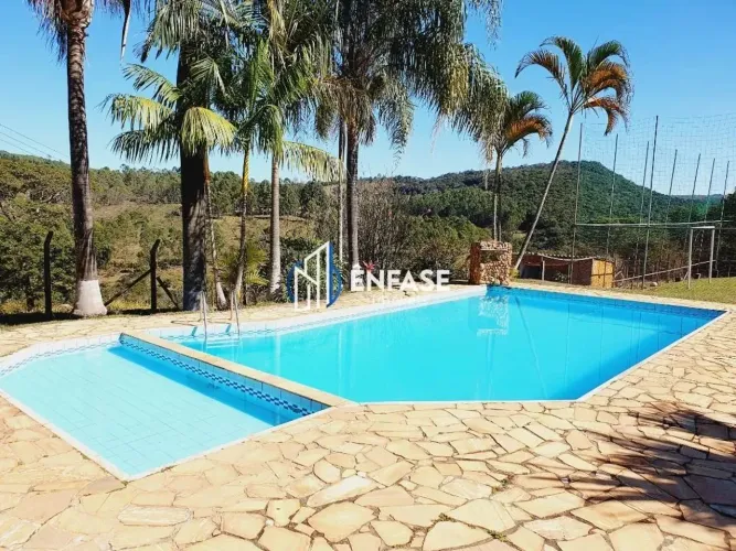 Fazenda com lagoas e nascentes em Itattiaiuçu/MG