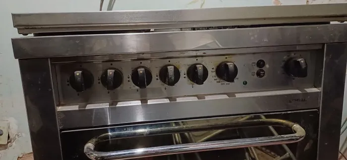 Fogão 5 chamas precisa de reparos * 