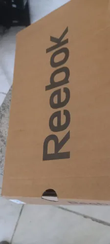 Tênis Rebok novo n° 39 cx, Adidas usado excelente estado n 38, Quechua novo na caixa n40. 