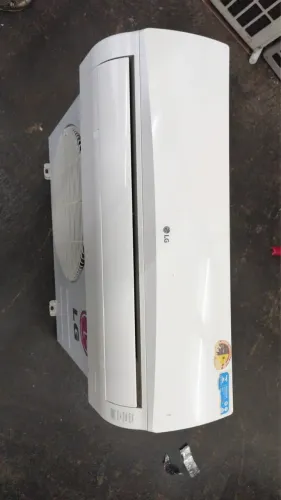 Vendo 2 Ar Condicionado LG Split 12.000 Inverter Quente e Frio