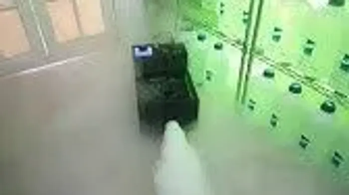 Máquina de fumaça alugamos 