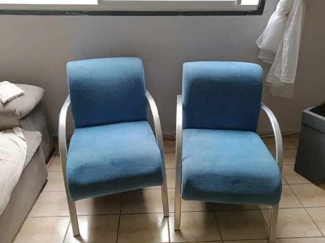Poltronas Modernas em Alumínio  - 2 Peças