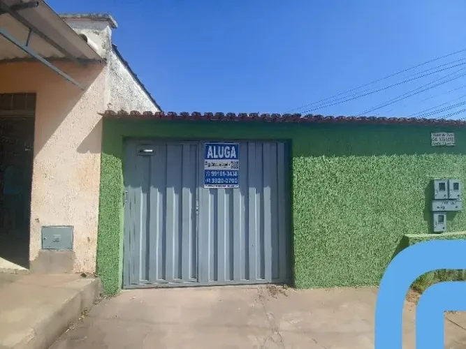 Casa de 2 quartos no Parque Oeste Industrial, situada na Rua Do Ferro. Goiânia Goiás.