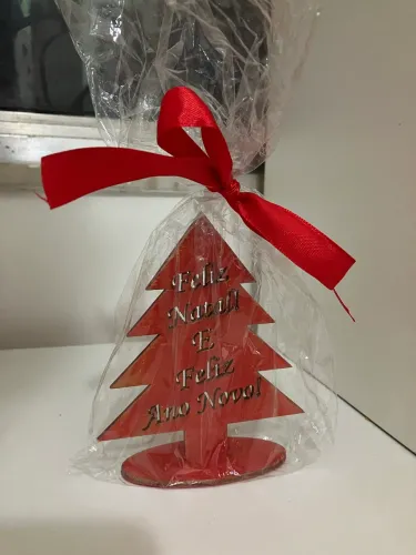 Árvore de Natal pequena de madeira de mesa com frase