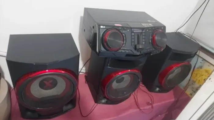 Som minisystem LG Xboom, produto excelente, item limitado