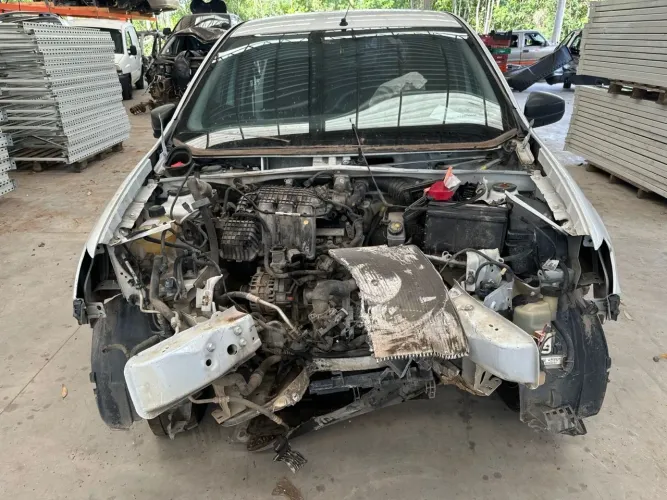 Sandero 2018 em peças