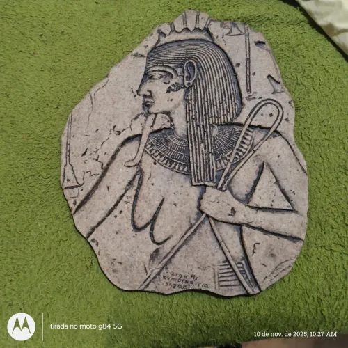 Quadro egípcio na pedra 