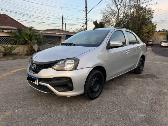 Toyota Etios X Sedan 1.5 Flex 16V 4P Mec. 2021