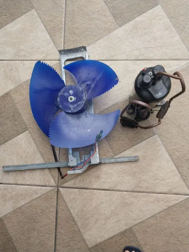 ventilador do condensador completo.