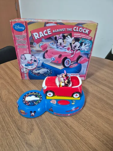 Jogo de Tabuleiro Disney Race Against The clock - Corrida contra o tempo Clock