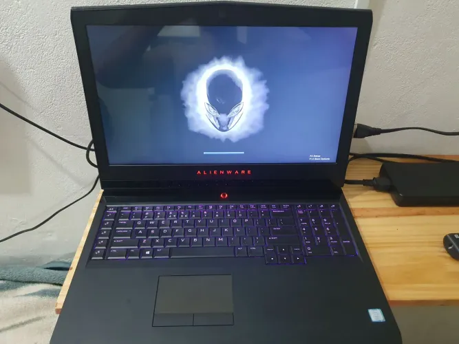 Alienware 17 r4 i7 6700hq gtx1060 6gb Qhd
