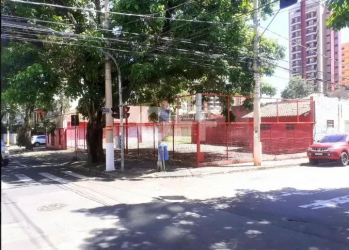 Ponto Comercial/Salão Comercial para Locação no Cambuí, Campinas