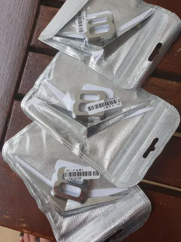 3 Emblemas Chevrolet V8 em metal com dupla-face 