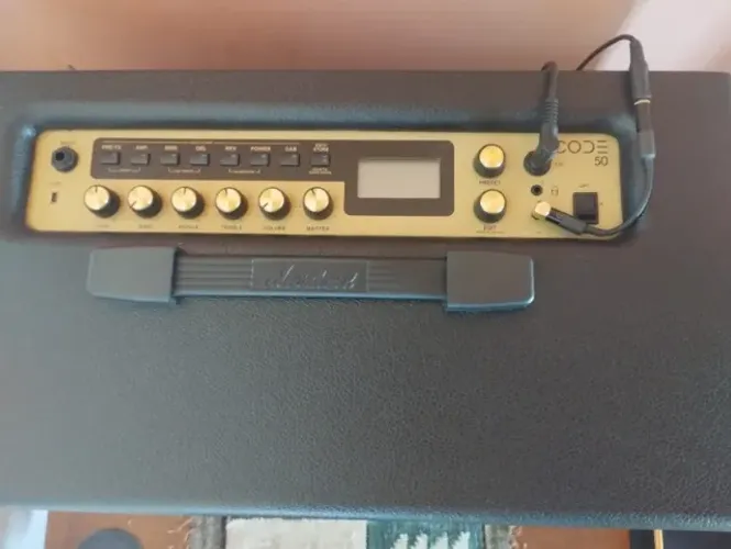 Amplificador Marshall CODE 50