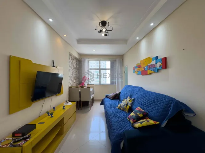 Apartamento reformado na quadra mar da Praia das Pitangueiras, Guaruja