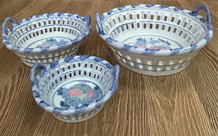 Jogo de 3 Cestas de Frutas em Porcelana - Azul e Branco