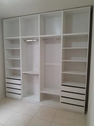 Closet Modulado Branco - Ótimo Espaço Interno